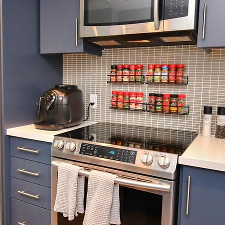 Pet Friendly Condos At Friday Harbour Innisfil 外观 照片
