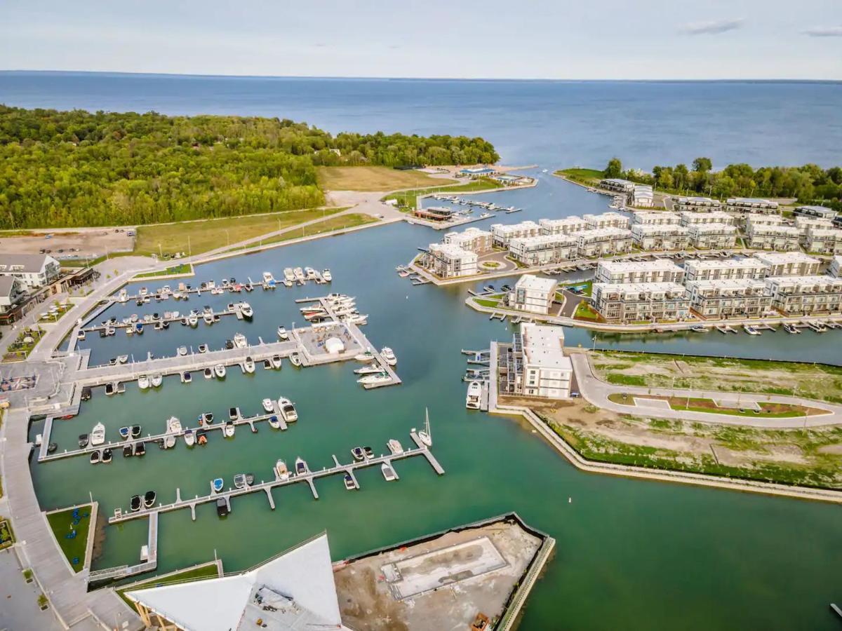 Pet Friendly Condos At Friday Harbour Innisfil 外观 照片
