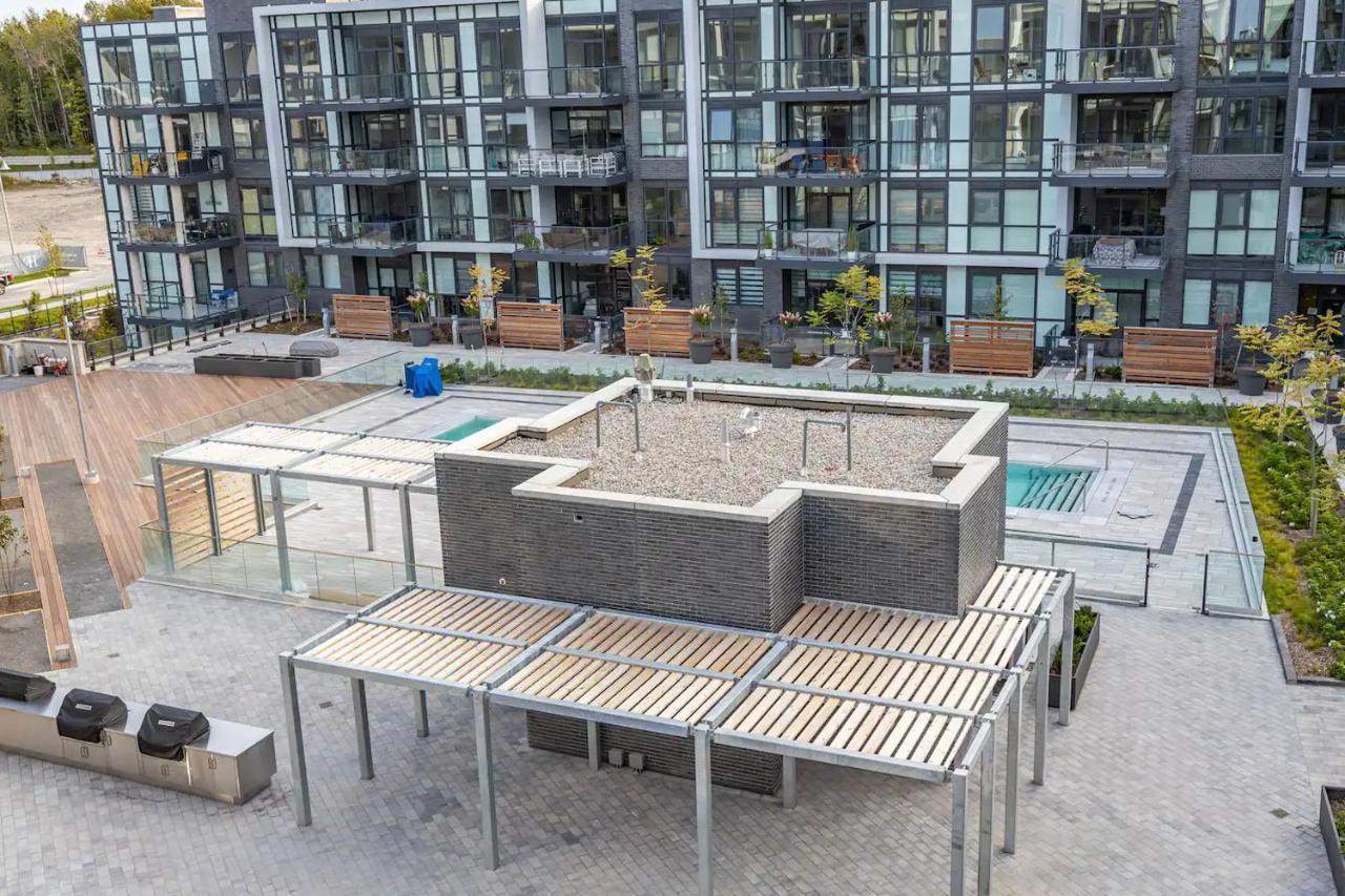 Pet Friendly Condos At Friday Harbour Innisfil 外观 照片