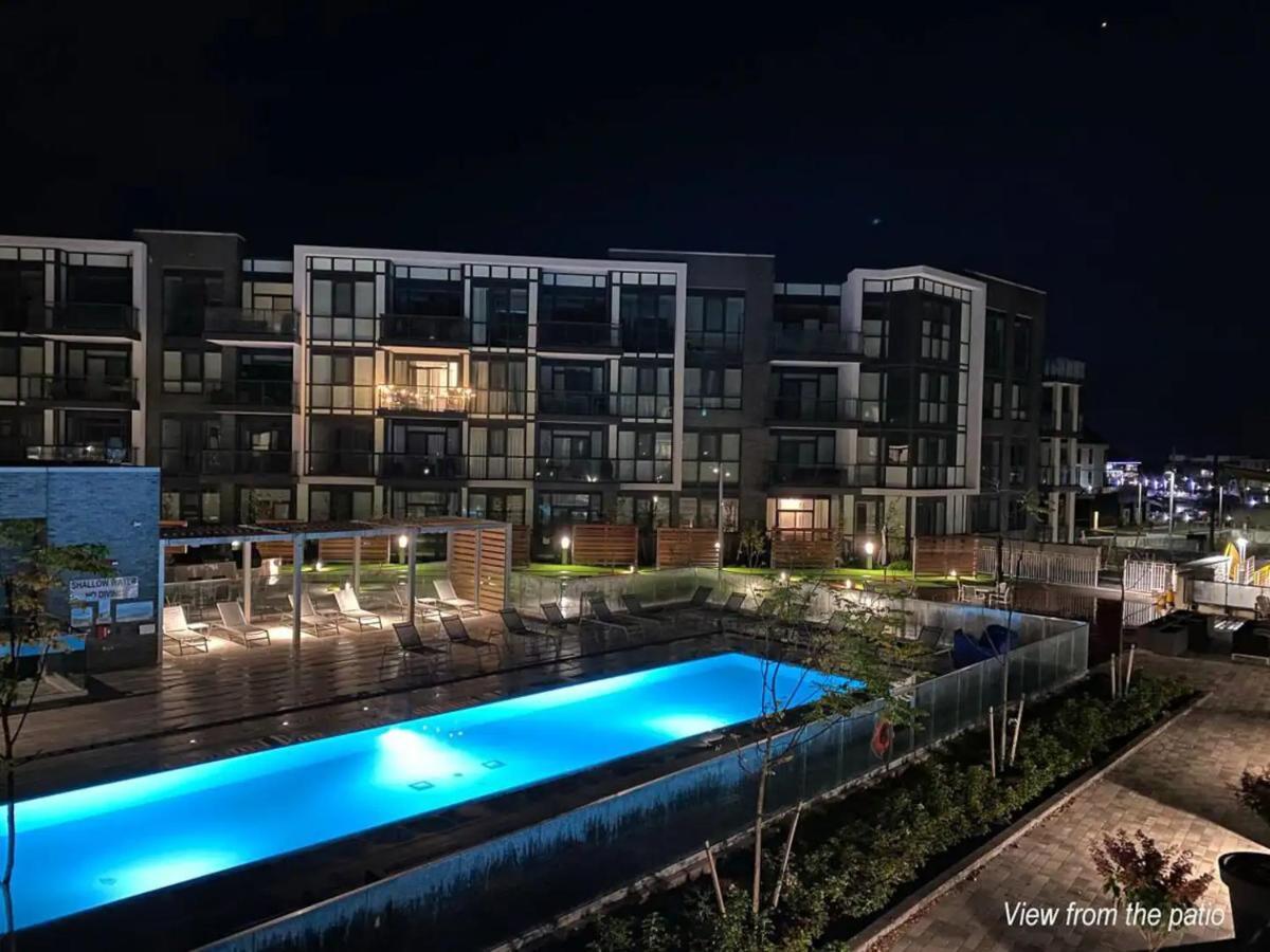 Pet Friendly Condos At Friday Harbour Innisfil 外观 照片