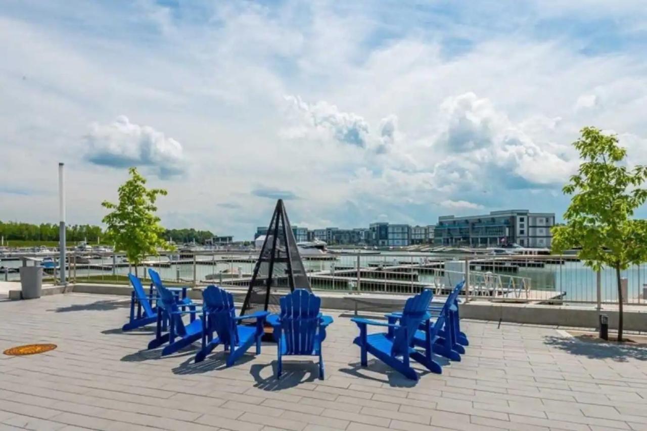 Pet Friendly Condos At Friday Harbour Innisfil 外观 照片