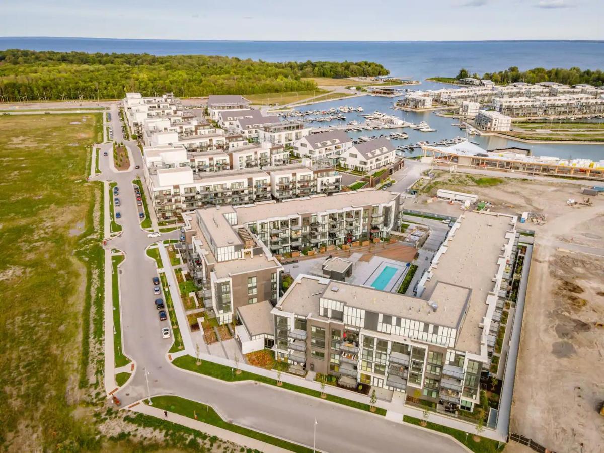 Pet Friendly Condos At Friday Harbour Innisfil 外观 照片
