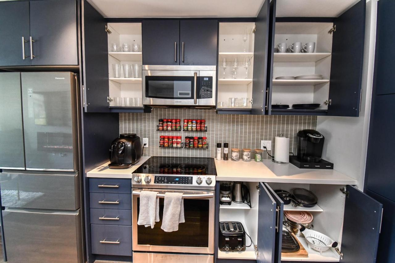 Pet Friendly Condos At Friday Harbour Innisfil 外观 照片
