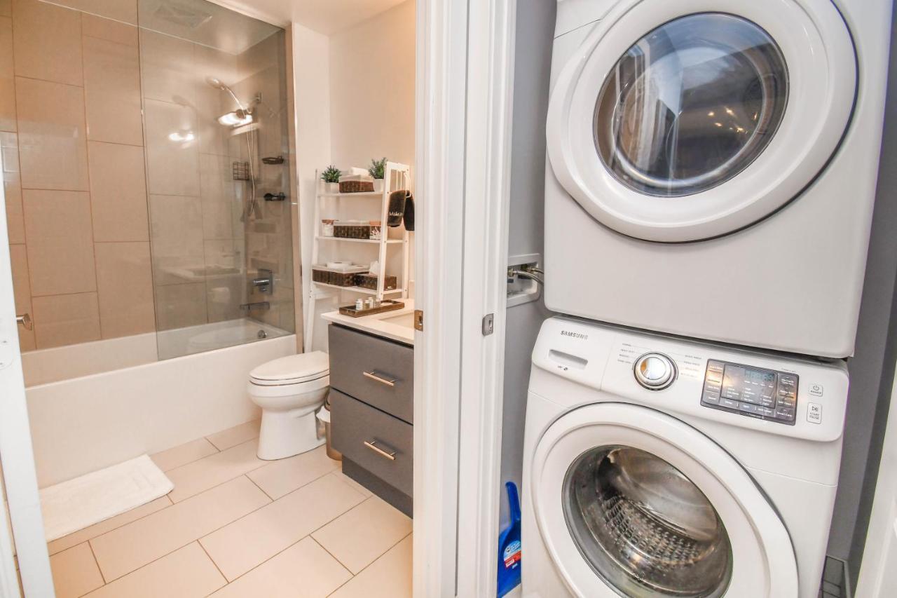 Pet Friendly Condos At Friday Harbour Innisfil 外观 照片