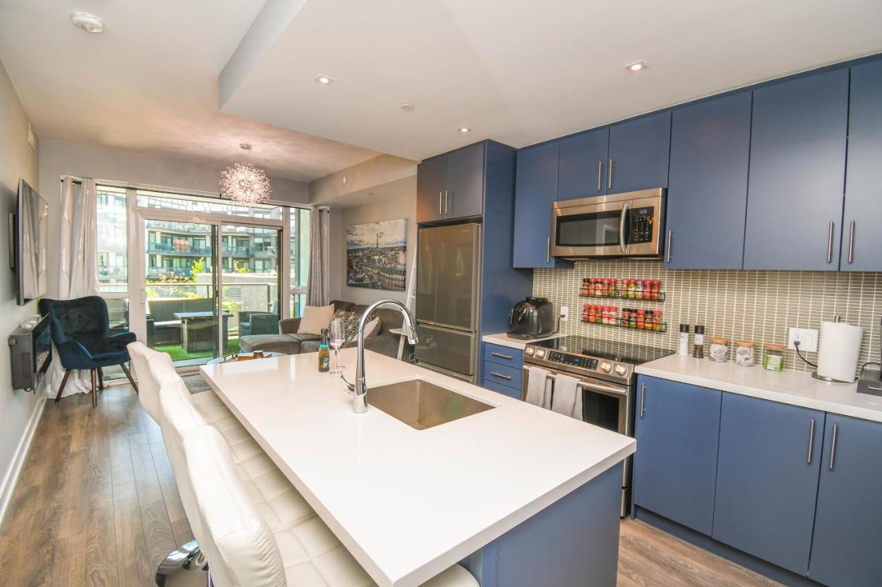 Pet Friendly Condos At Friday Harbour Innisfil 外观 照片
