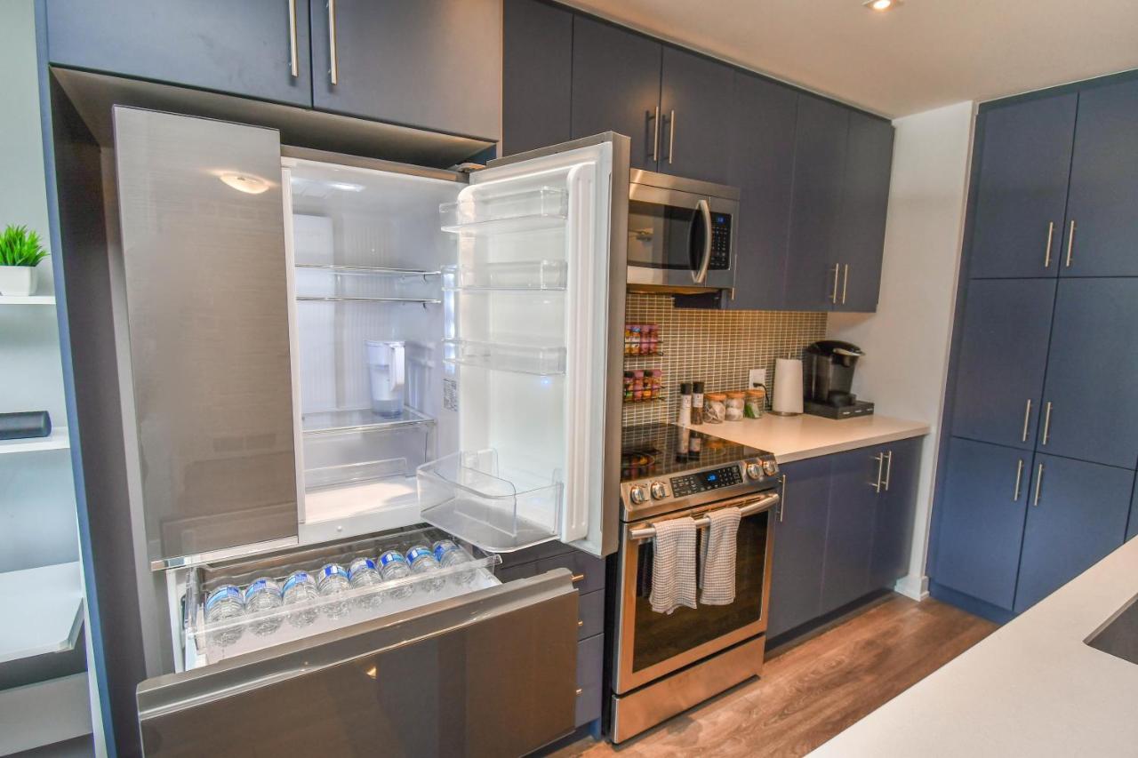 Pet Friendly Condos At Friday Harbour Innisfil 外观 照片
