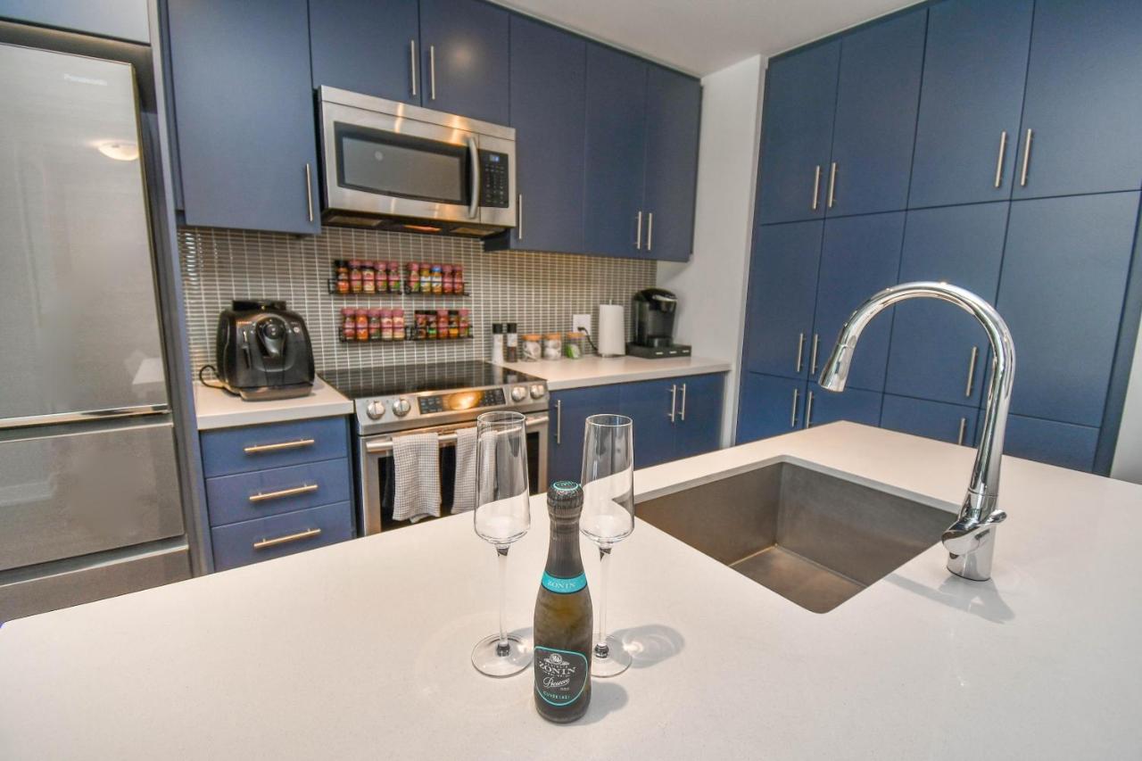 Pet Friendly Condos At Friday Harbour Innisfil 外观 照片