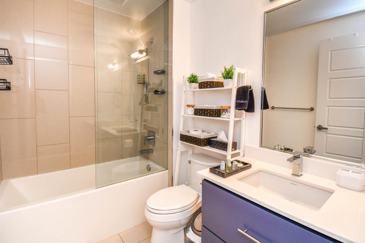 Pet Friendly Condos At Friday Harbour Innisfil 外观 照片