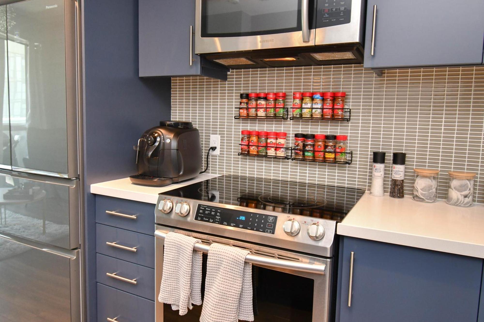 Pet Friendly Condos At Friday Harbour Innisfil 外观 照片