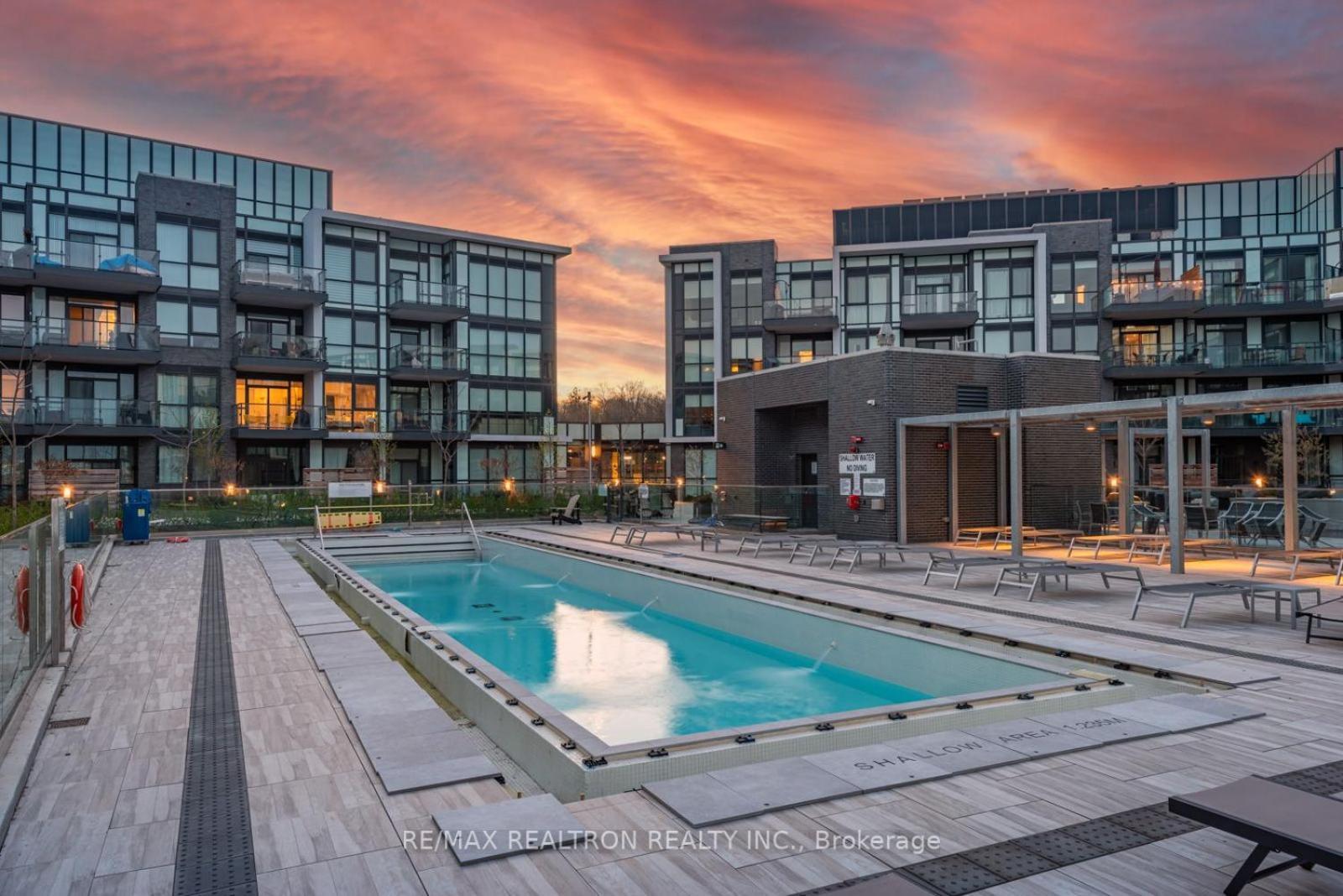 Pet Friendly Condos At Friday Harbour Innisfil 外观 照片